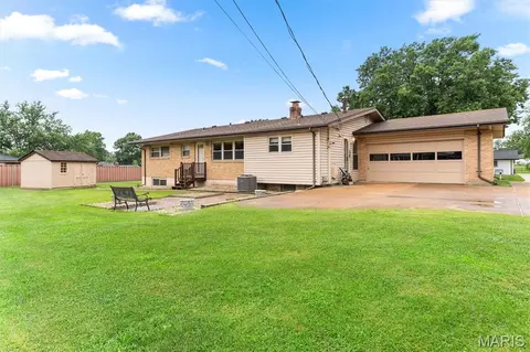 Exterior - 10215 Dovercrest Dr, Sappington, MO 63128 photo 3 of 9