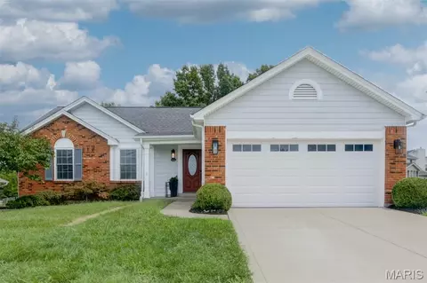 1094 Harness Dr, Saint Charles, MO 63304