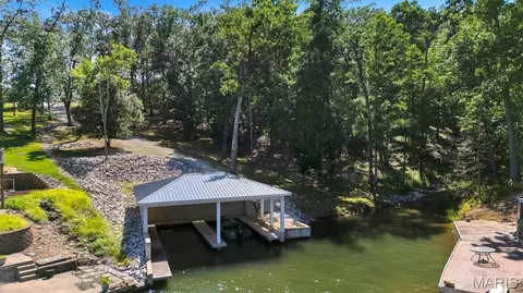 7003 Lake Point Dr, Perryville, MO 63775