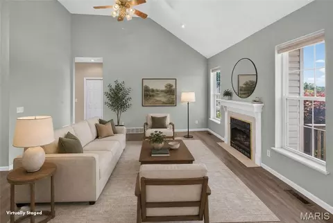 Living - 4917 Newberry Ct, Jackson, MO 63755 photo 4 of 9