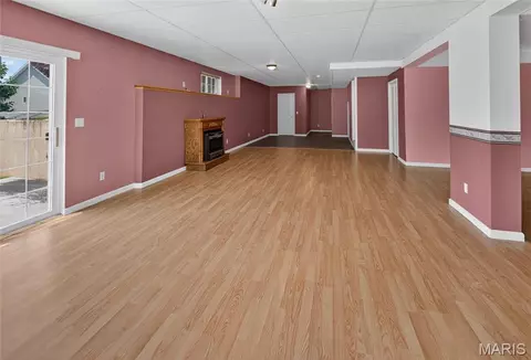 Living - 4917 Newberry Ct, Jackson, MO 63755 photo 8 of 9