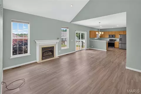 Living - 4917 Newberry Ct, Jackson, MO 63755 photo 2 of 9