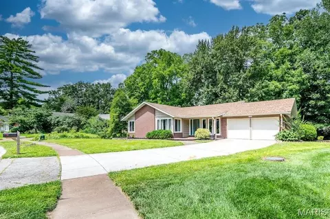 Exterior - 471 Maymont Dr, Ballwin, MO 63011 photo 2 of 11