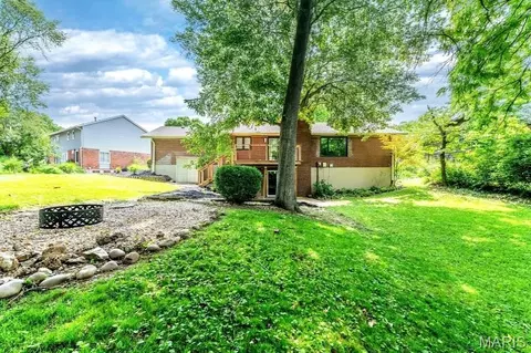 Exterior - 471 Maymont Dr, Ballwin, MO 63011 photo 10 of 11