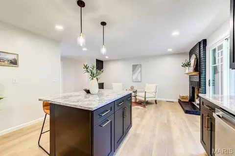Kitchen - 471 Maymont Dr, Ballwin, MO 63011 photo 7 of 7