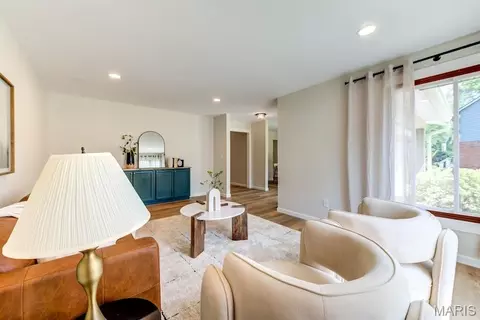 Living - 471 Maymont Dr, Ballwin, MO 63011 photo 3 of 5