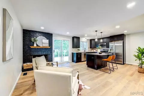 Kitchen - 471 Maymont Dr, Ballwin, MO 63011 photo 1 of 7