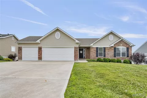 59 Stone Bridge Dr, Moscow Mills, MO 63362