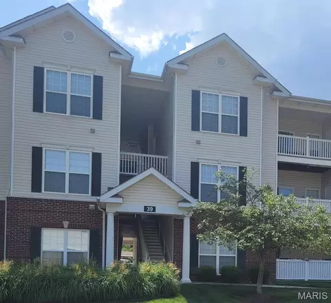 39 Kassebaum Ln #102, Saint Louis, MO 63129