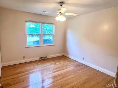 Bedroom - 1310 Hillview Dr, Rolla, MO 65401 photo 5 of 6