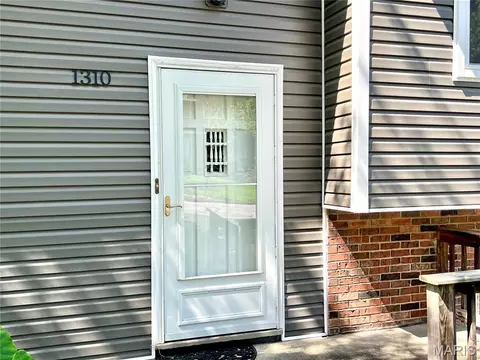 Exterior - 1310 Hillview Dr, Rolla, MO 65401 photo 3 of 3