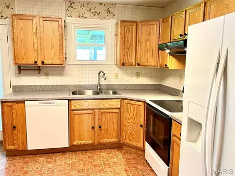 Kitchen - 1310 Hillview Dr, Rolla, MO 65401 photo 1 of 3