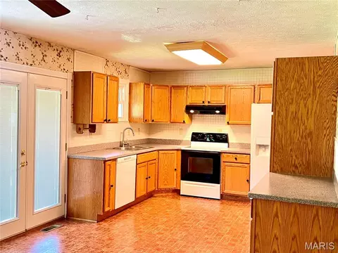 Kitchen - 1310 Hillview Dr, Rolla, MO 65401 photo 3 of 3