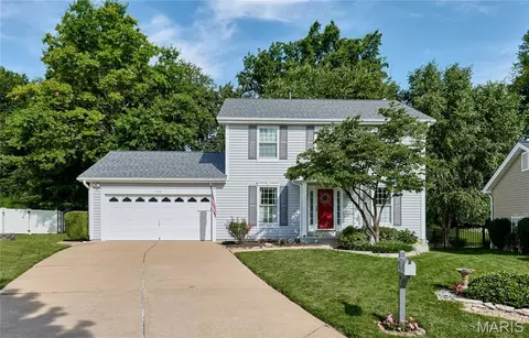 5173 Kings Park Dr, Saint Louis, MO 63129