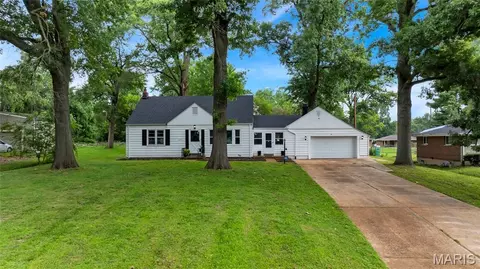 1219 Coal Bank Ct, Saint Louis, MO 63138