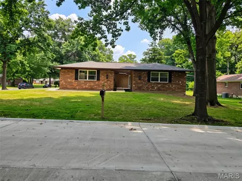 1040 Bridgeport Dr, Ellisville, MO 63011 photo 2