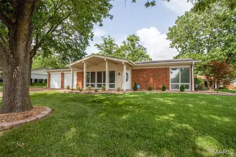 5127 Towne South Rd, Saint Louis, MO 63128