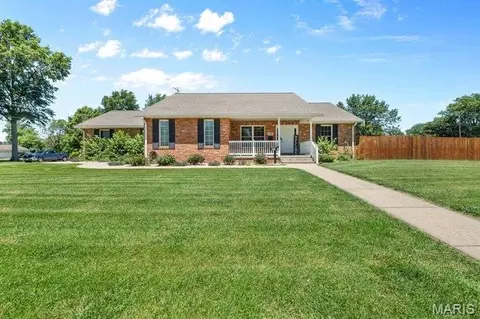 211 W Old Route 66, Mount Olive, IL 62069