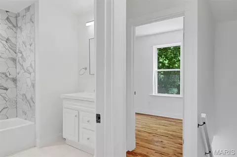 Entry Way - 308 Hereford Ave, Ferguson, MO 63135 photo 8 of 8