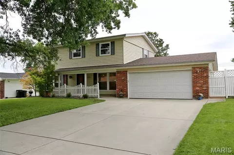 5032 Darfield Ct, Saint Louis, MO 63128