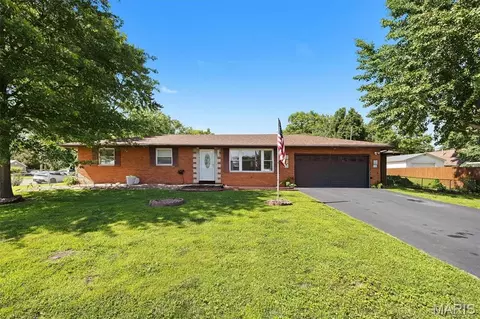 3804 John Glenn Dr, Granite City, IL 62040
