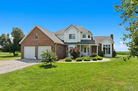 14898 Old Trenton Rd, Trenton, IL 62293