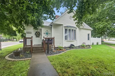 603 E Main St, Staunton, IL 62088