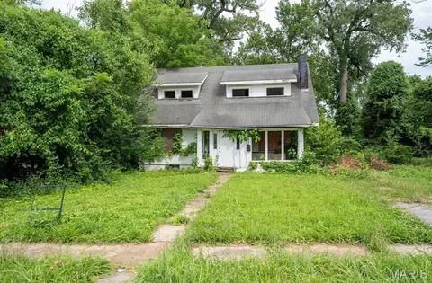 3636 Pine Grove Ave, Saint Louis, MO 63121