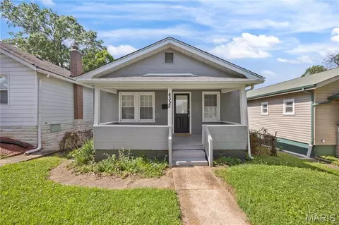 4352 Chippewa St, Saint Louis, MO 63116