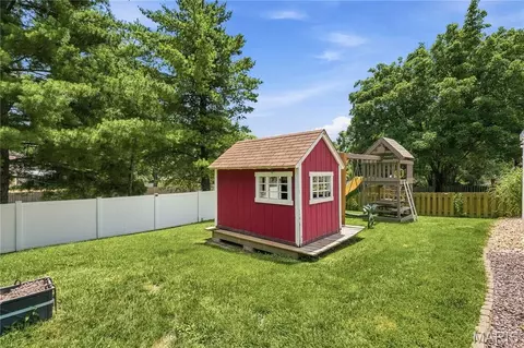 Exterior - 303 Fox Briar Ln, Ballwin, MO 63021 photo 8 of 8