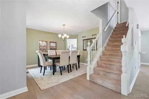 Entry Way - 303 Fox Briar Ln, Ballwin, MO 63021 photo 2 of 3