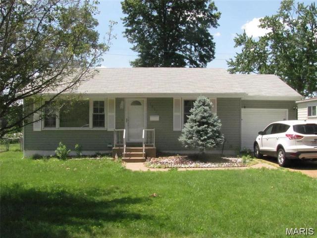 10131 Dwight Dr, Saint Louis, MO 63137