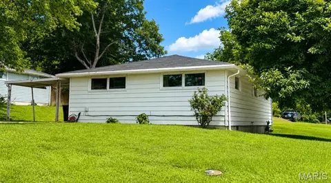 604 Oak St, Jackson, MO 63755