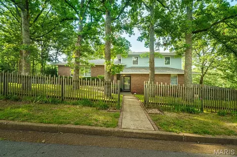1310 California Dr, Rolla, MO 65401