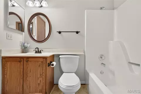 Bath - 1401 Hemingway Ln #H, Weldon Spring, MO 63304 photo 5 of 6