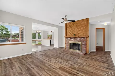 Living - 1401 Hemingway Ln #H, Weldon Spring, MO 63304 photo 1 of 2