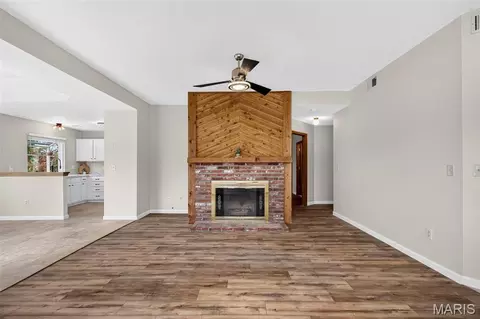 Living - 1401 Hemingway Ln #H, Weldon Spring, MO 63304 photo 2 of 2