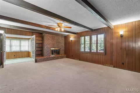 Living - 2976 Highway A, Washington, MO 63090 photo 1 of 4