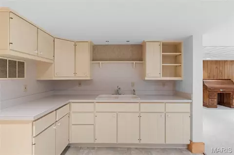 Kitchen - 2976 Highway A, Washington, MO 63090 photo 6 of 6