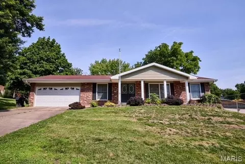 3001 Arrow Rock Dr, Saint Charles, MO 63303