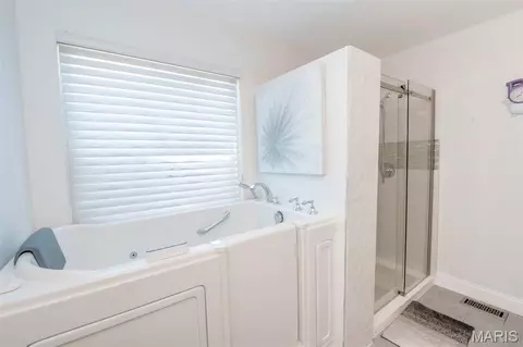 Bath - 1 Hotel Ct, Imperial, MO 63052 photo 2 of 4