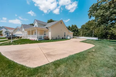 Exterior - 1 Hotel Ct, Imperial, MO 63052 photo 2 of 12