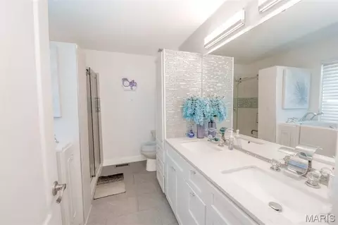 Bath - 1 Hotel Ct, Imperial, MO 63052 photo 1 of 4