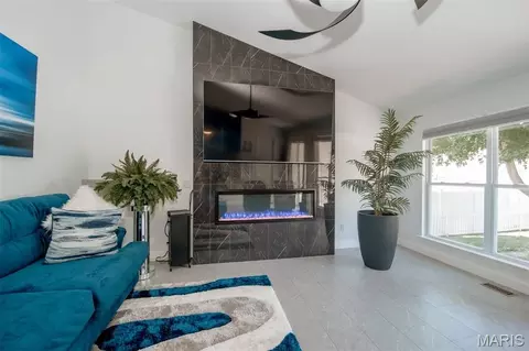 Living - 1 Hotel Ct, Imperial, MO 63052 photo 3 of 4