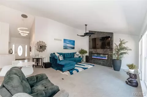 Living - 1 Hotel Ct, Imperial, MO 63052 photo 1 of 4