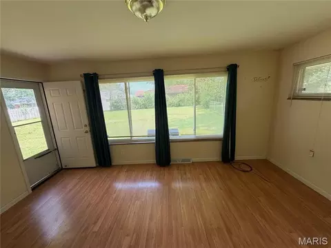 10044 Grosvenor Dr, Riverview, MO 63137 photo 16