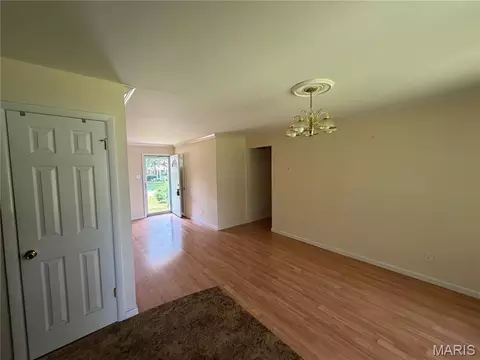 10044 Grosvenor Dr, Riverview, MO 63137 photo 14