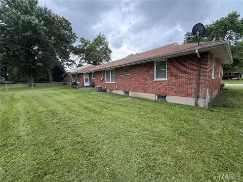 10044 Grosvenor Dr, Riverview, MO 63137 photo 19