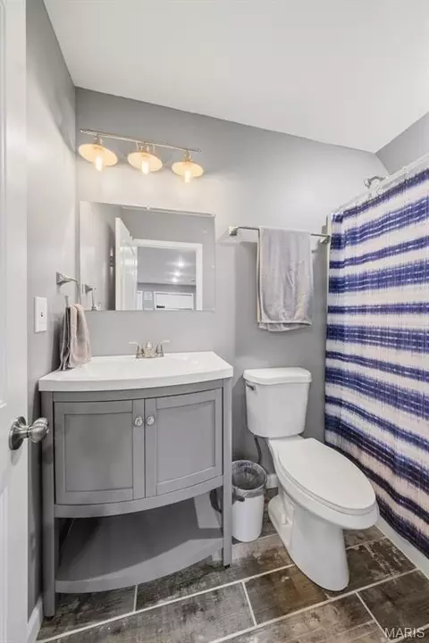 Bath - 6 Spring House Ct, Troy, MO 63379 photo 5 of 6