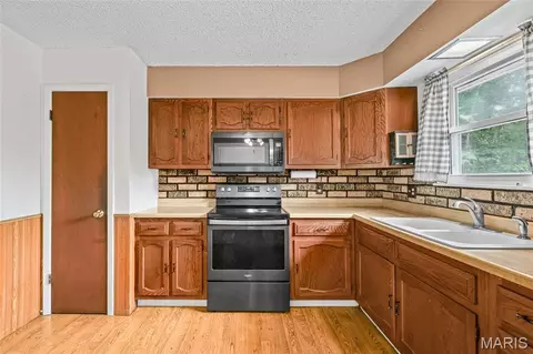 Kitchen - 7798 Dittmer Rd, Dittmer, MO 63023 photo 2 of 3